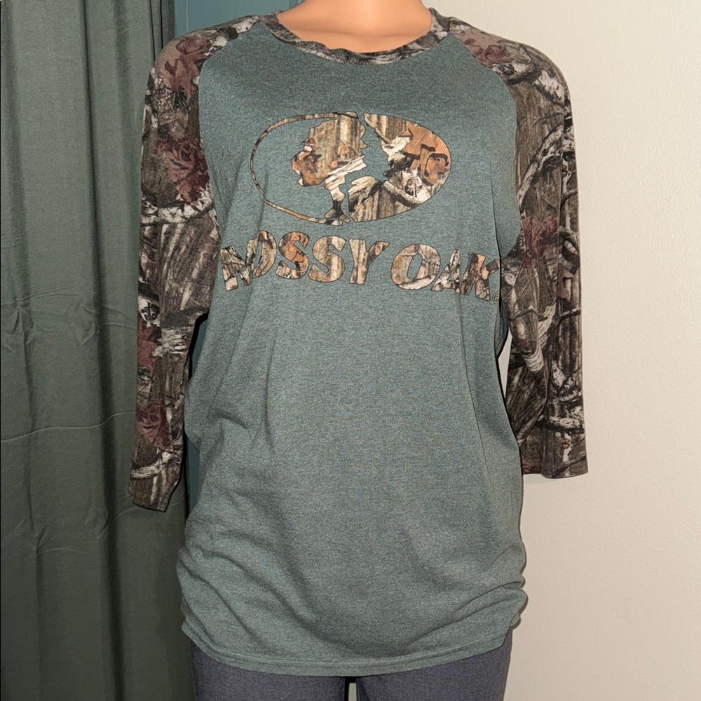 Mossy Oak Women's Forest Green Camo Long Sleeve Tee